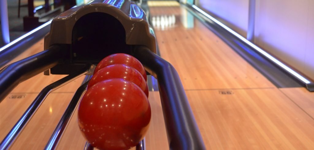best bowling balls for straight bowlers