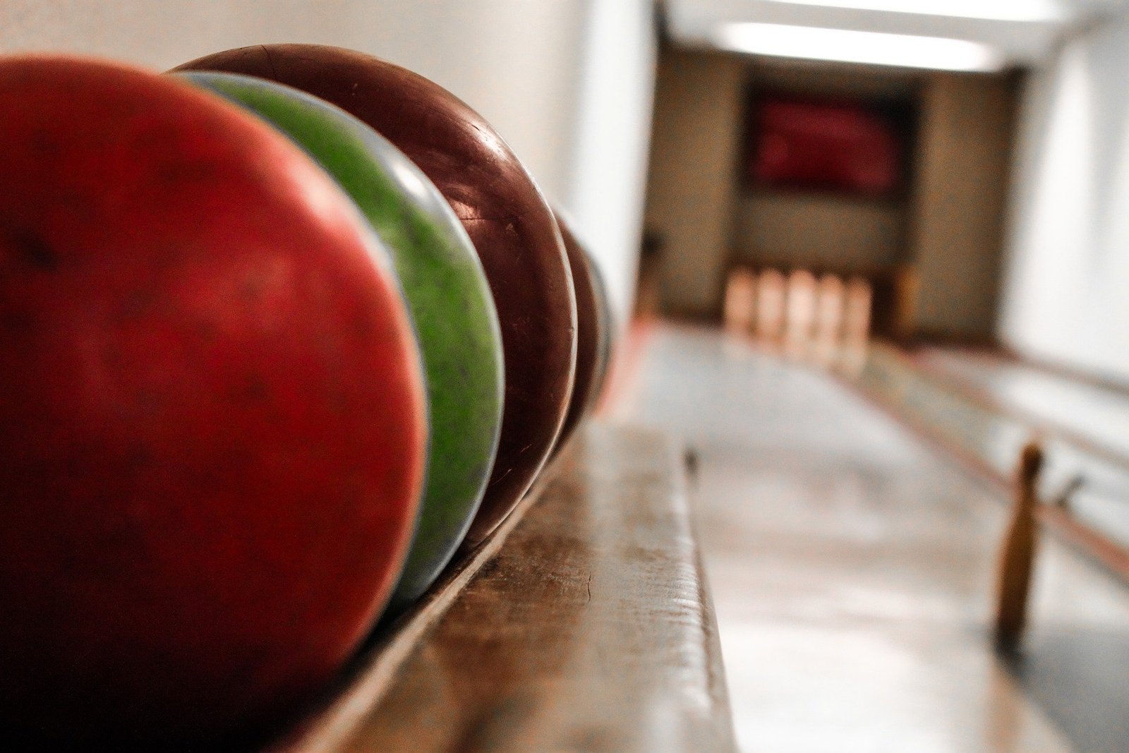 5 Best Dry Lane Bowling Balls [2022 Reviews] - Strike Master Bowling