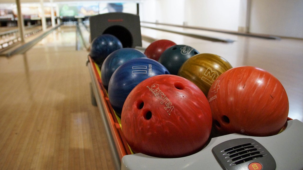 how to choose the best bowling ball for dry lanes how to choose the best bowling ball for dry lanes