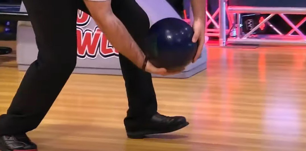 two handed bowling tips two handed bowling tips