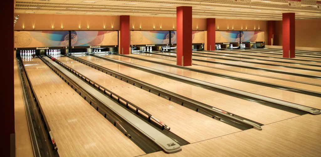 are bowling lanes flat